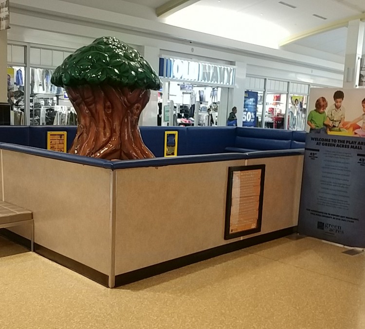 Play Area At Green Acres Mall (Valley&nbspStream,&nbspNY)